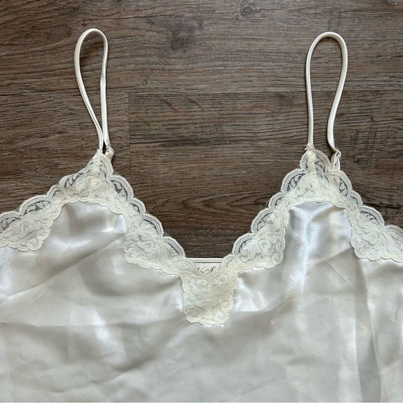 80s White Silky Lace Trim Camisole - Picture 3 of 9